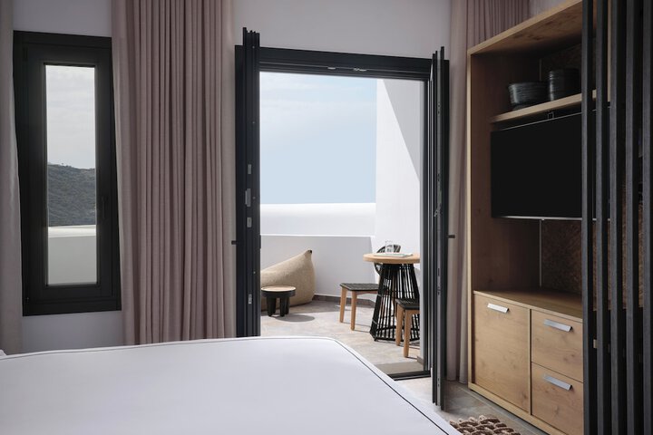 Room 17 of 98