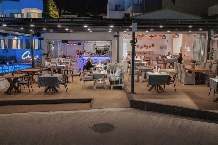 Dining 71 of 109