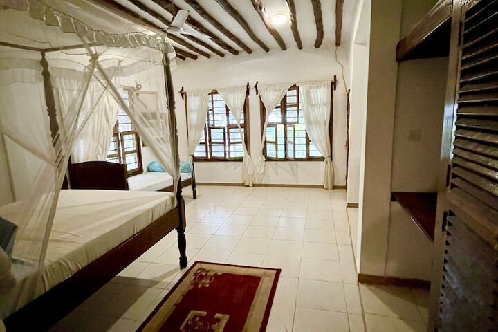 Room 18 of 96