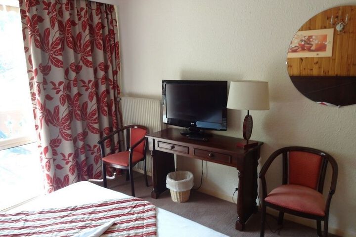 Room 12 of 42