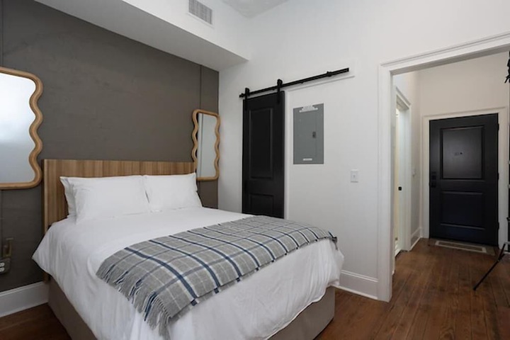 Room 3 of 34