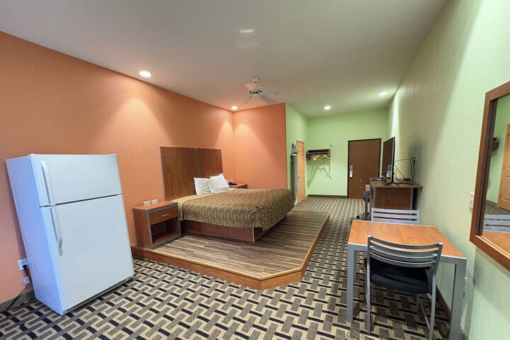 Room 25 of 66