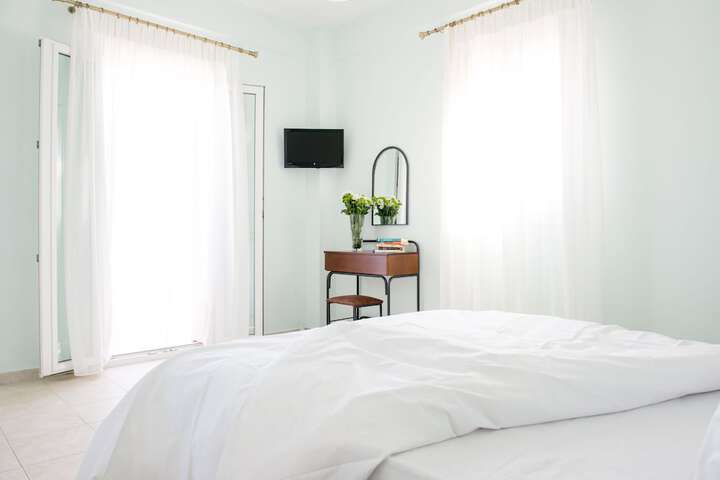 Room 2 of 97