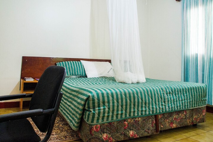 Room 27 of 35