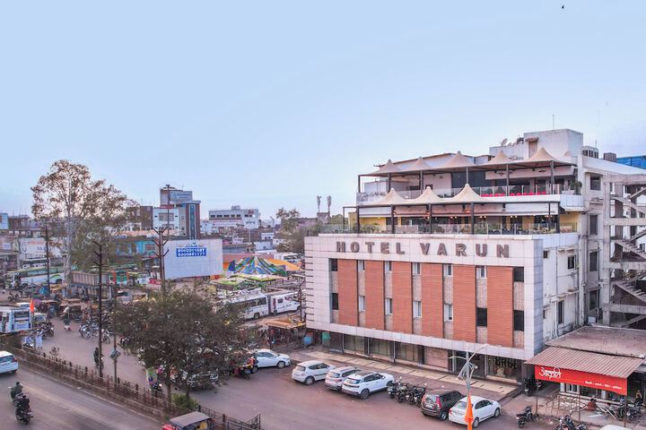 Hotel Varun in Guna