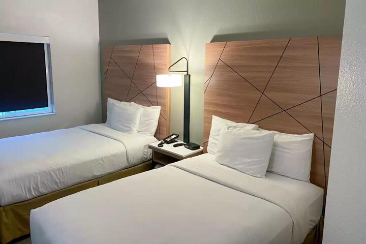 2 Double Beds (4 of 7)