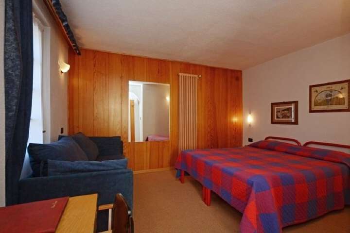 Room 8 of 21