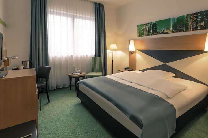 Room 10 of 23