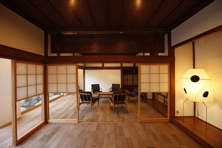 Room 13 of 83