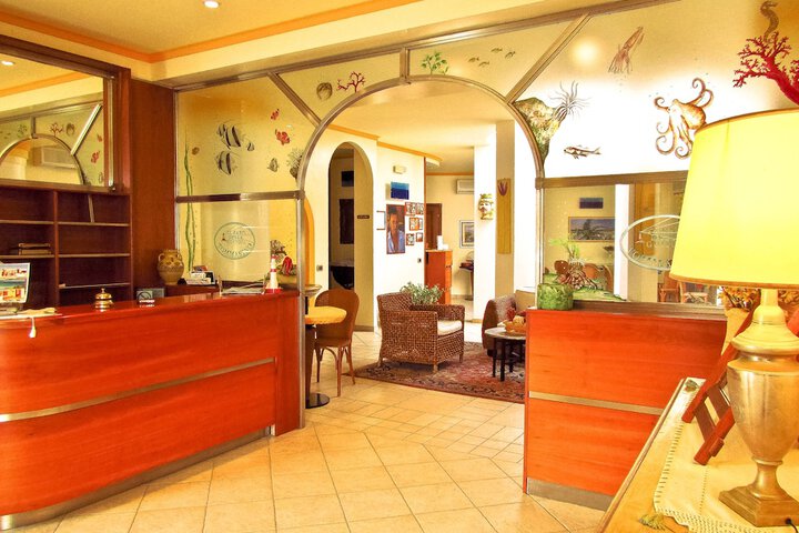 Check-in/check-out kiosk