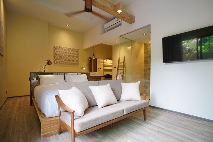 Room 6 of 72