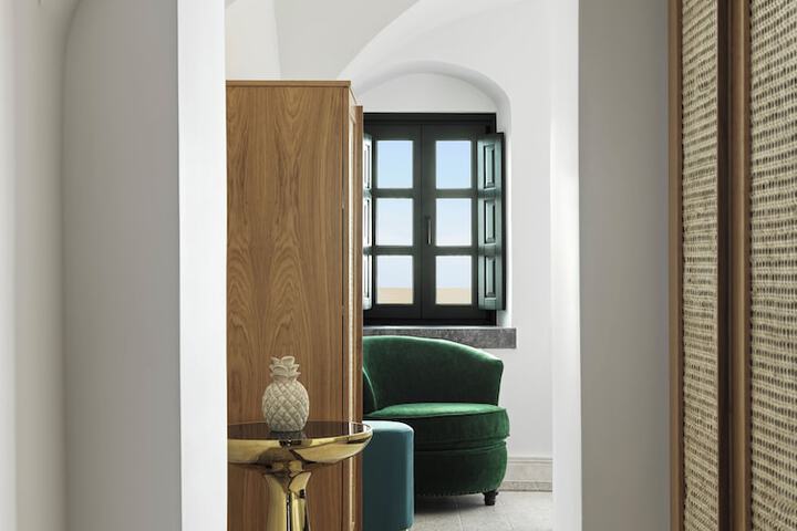Room 46 of 96