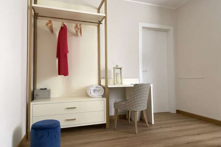 Room 17 of 105