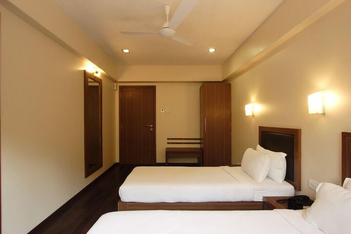 Room 4 of 23