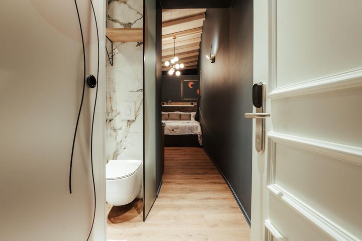 Room 12 of 89