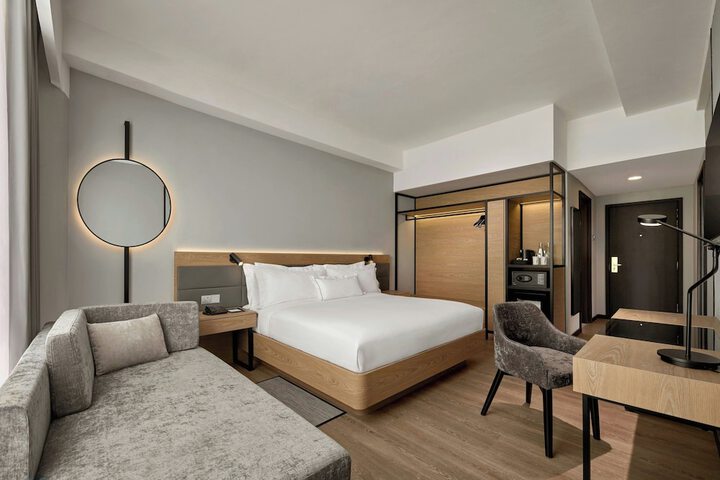 Room 10 of 67