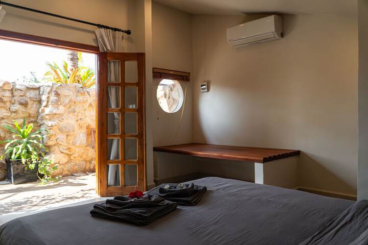 Room 13 of 73