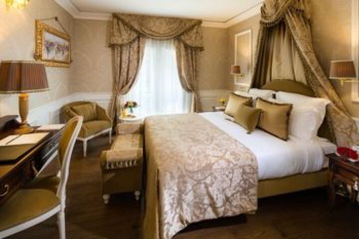 Room 34 of 62