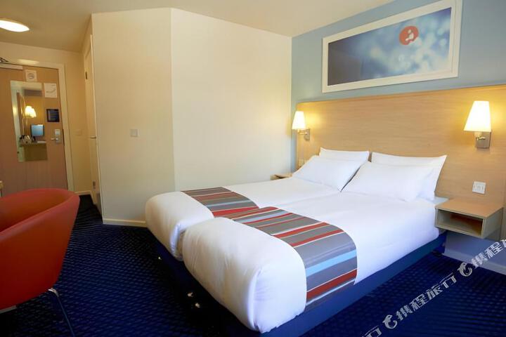 Travelodge London Park Royal Hotel