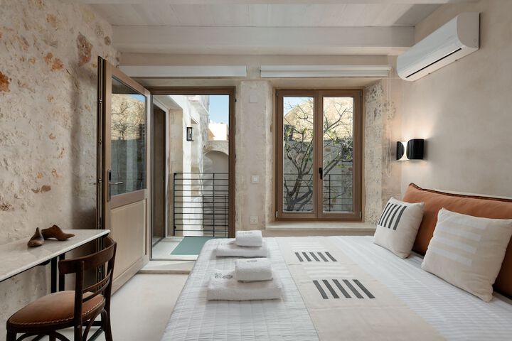Room 20 of 62
