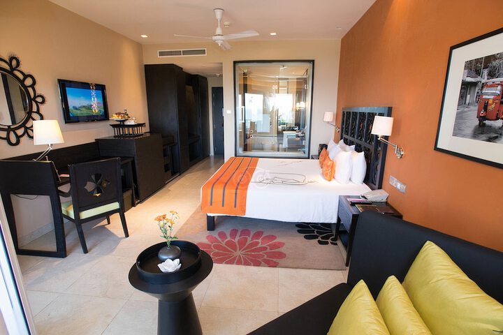 Room 28 of 68