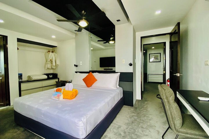 Room 45 of 403