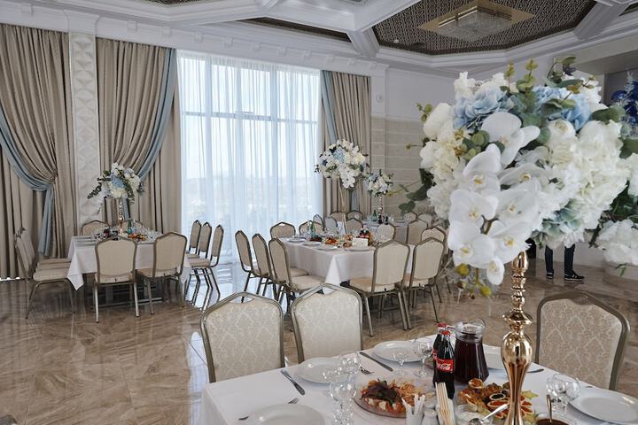 Ballroom/Hall 3 of 24
