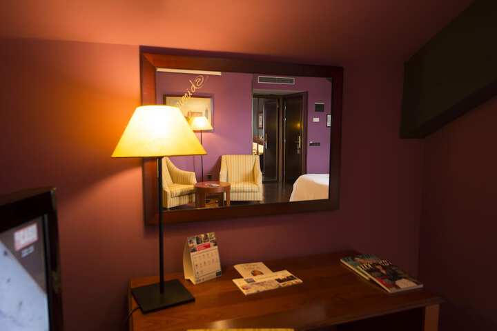 Room 14 of 68