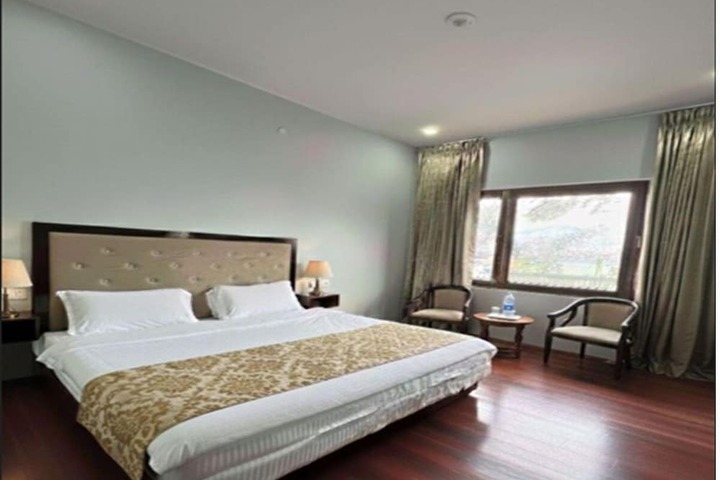 Room 3 of 10