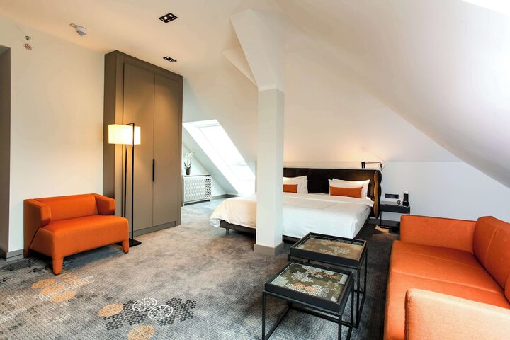 Room 26 of 79