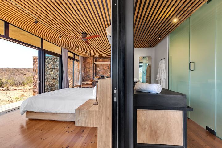 Room 45 of 196