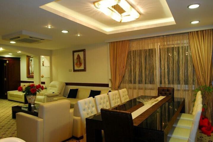 Dining Photos