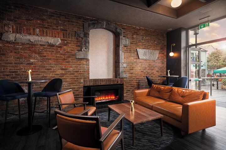 Lounge 52 of 69