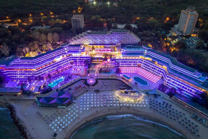 Phoenicia Blue View