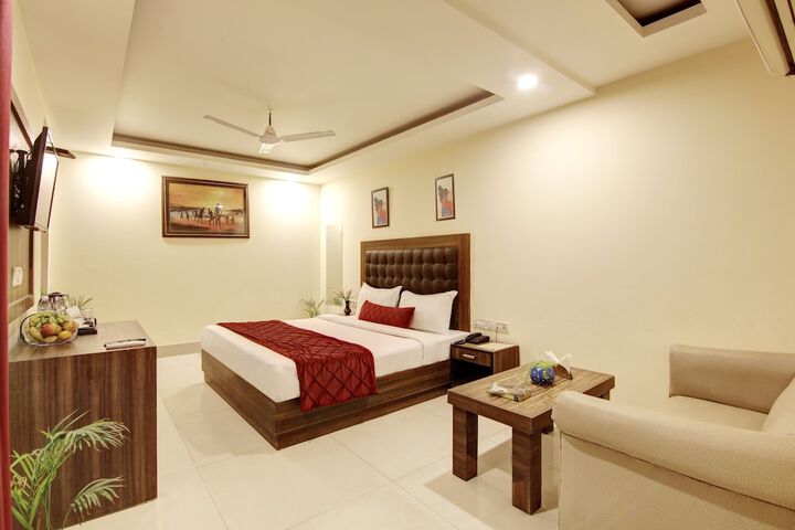 Room 4 of 14