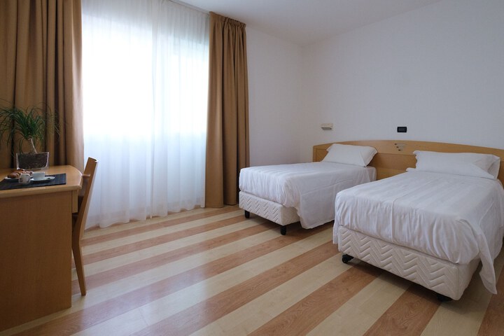 Room 34 of 53