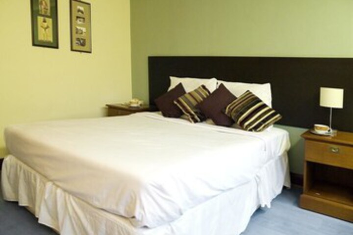 Room 11 of 26