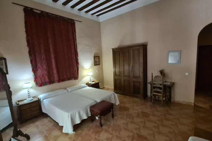 Room 26 of 80