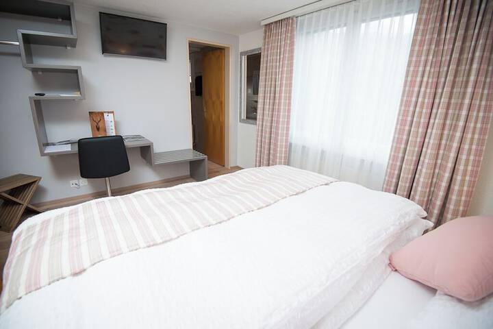 Room 3 of 42