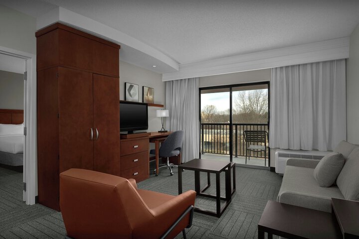 Room 9 of 34
