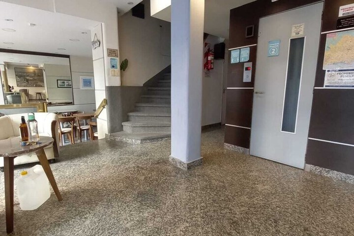 Room 5 of 12