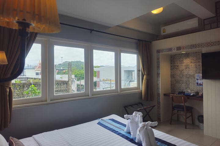 Room 44 of 133