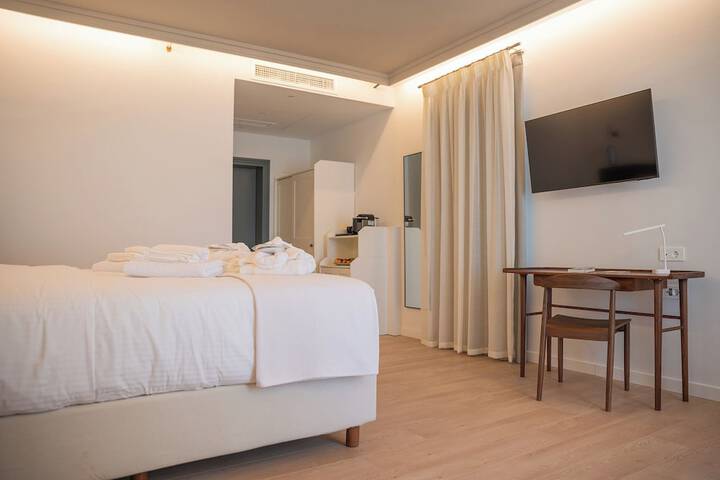 Room 12 of 182