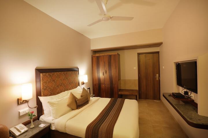 Room 9 of 41