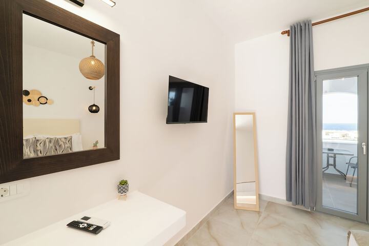 Room 13 of 37