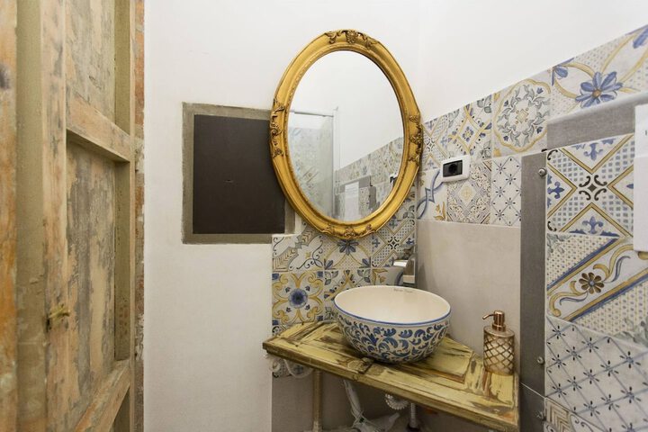 Room 15 of 53