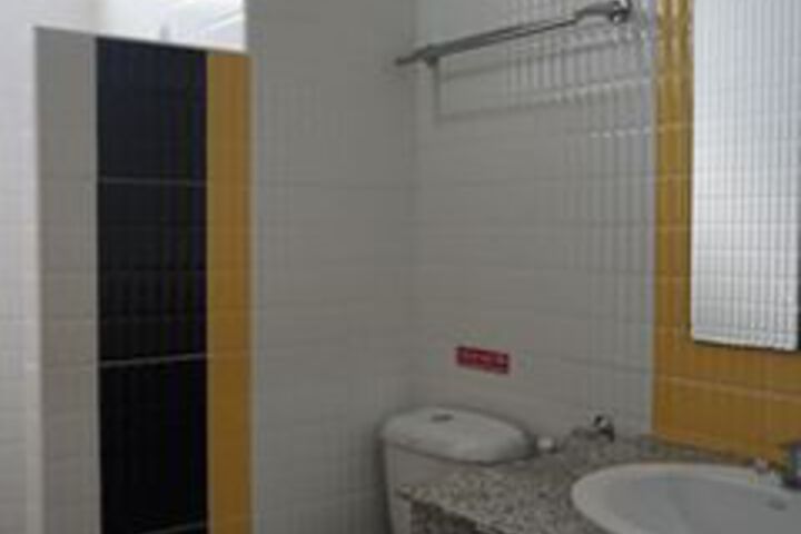 Room 2 of 31