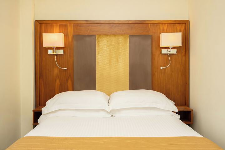 Room 12 of 71