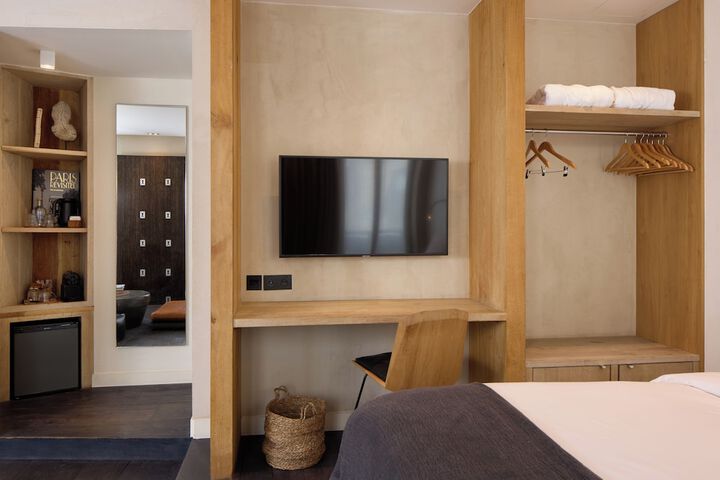 Room 70 of 139
