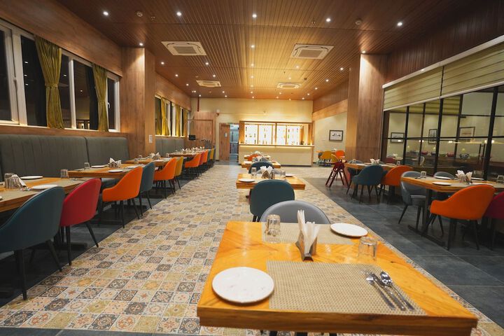 Dining 45 of 47